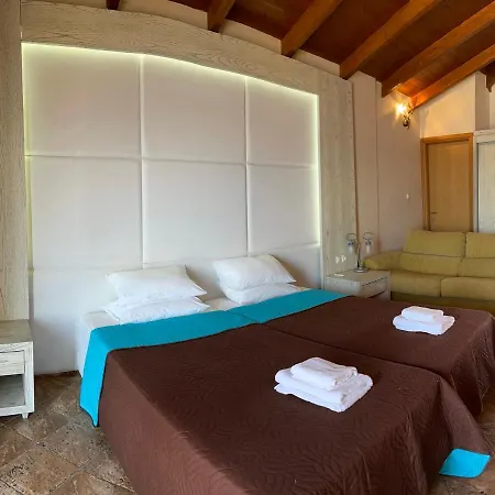 Aria 3* Megali Ammos (Skiathos)