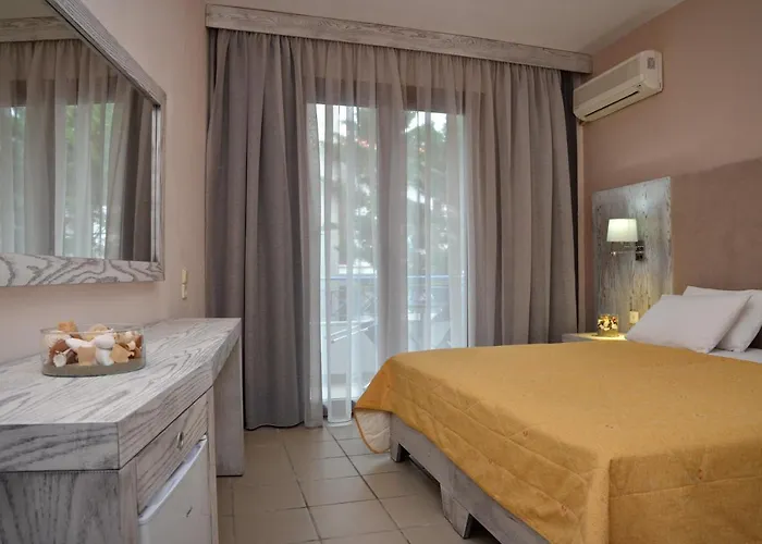 Aria 3* Megali Ammos (Skiathos)