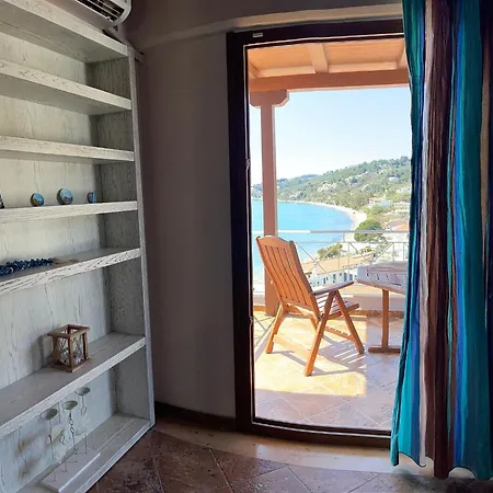 Aria 梅加利阿莫斯